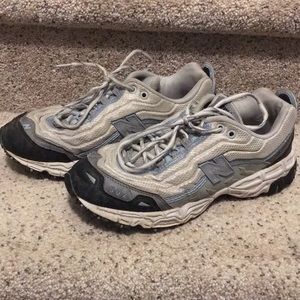 New Balance Women’s tennis shoes